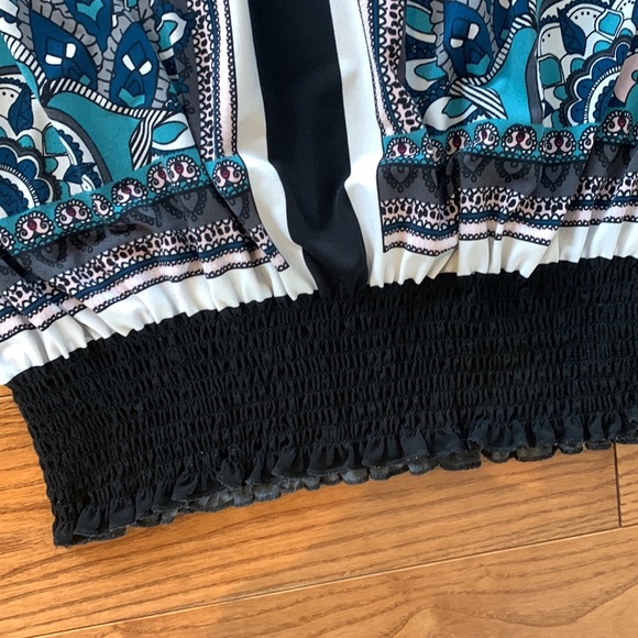 Cute blouse, Ricki’s size Large - Picture 5 of 9